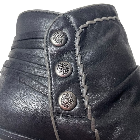 BareTraps Women’s Bethany Black Western Boho Ankle Boots - Picture 5 of 12